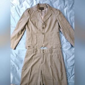 Banana republic suit Gray, Stretch Jacket. Flat Front Pant Size 12 Pants Size 10